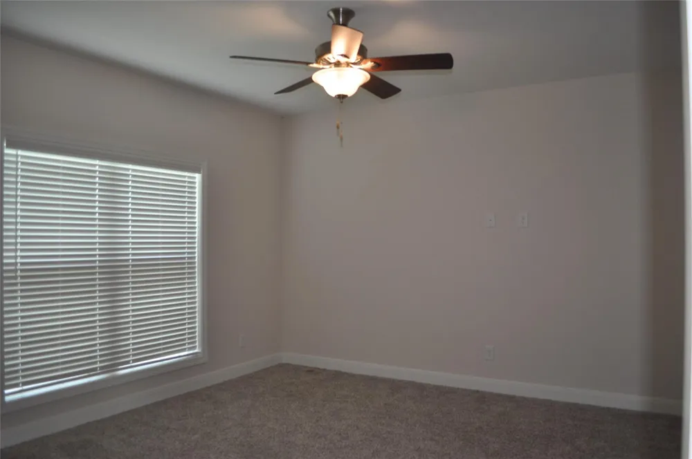 2502 Majestic Oaks Court Rosharon, TX 77583
