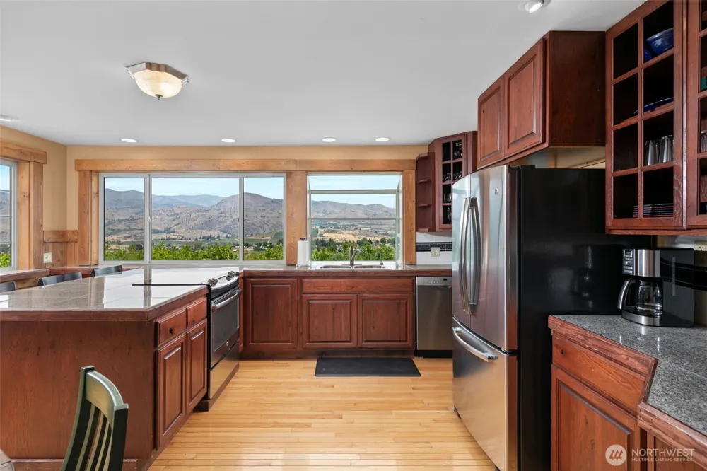 820 Summit Boulevard Manson, WA 98831