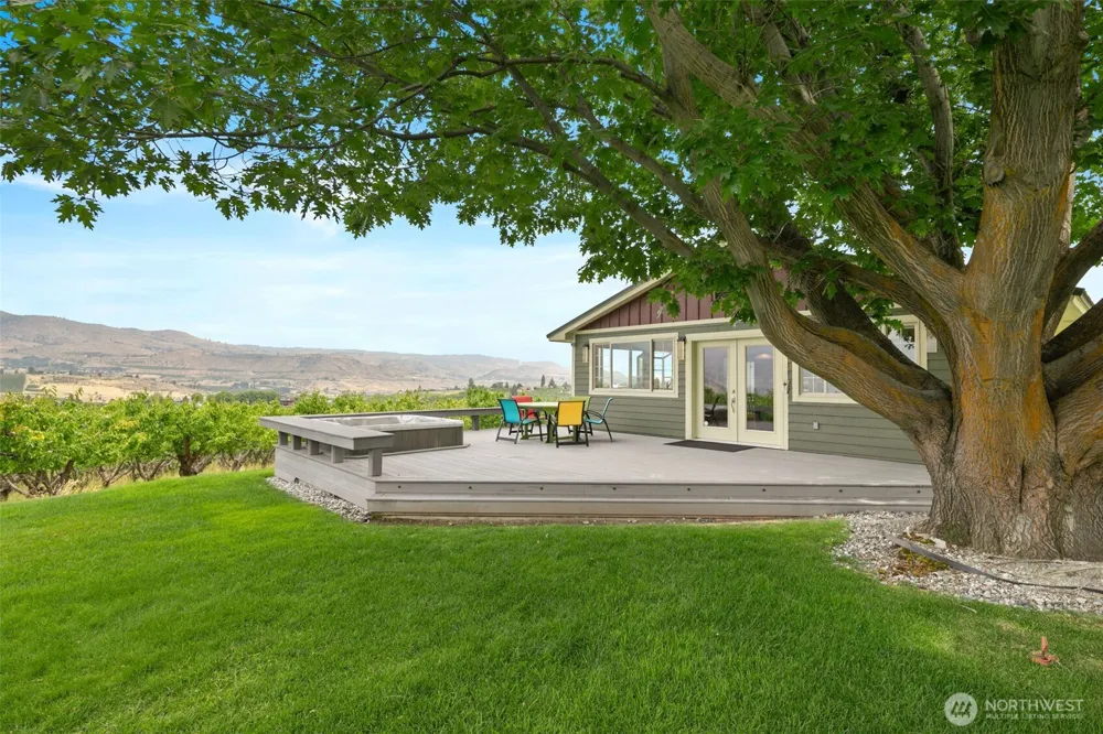 820 Summit Boulevard Manson, WA 98831