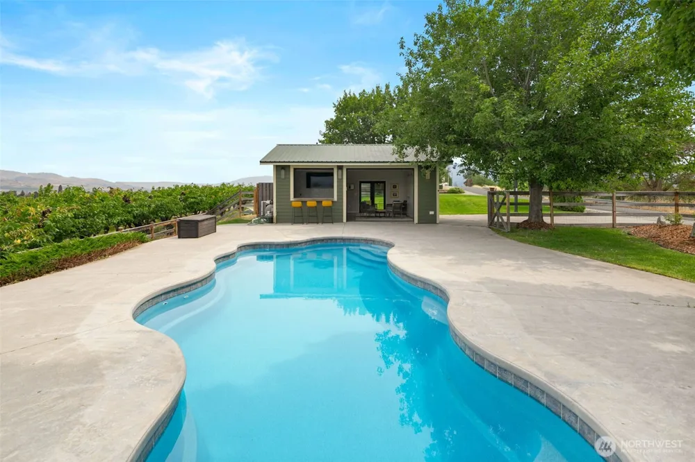 820 Summit Boulevard Manson, WA 98831