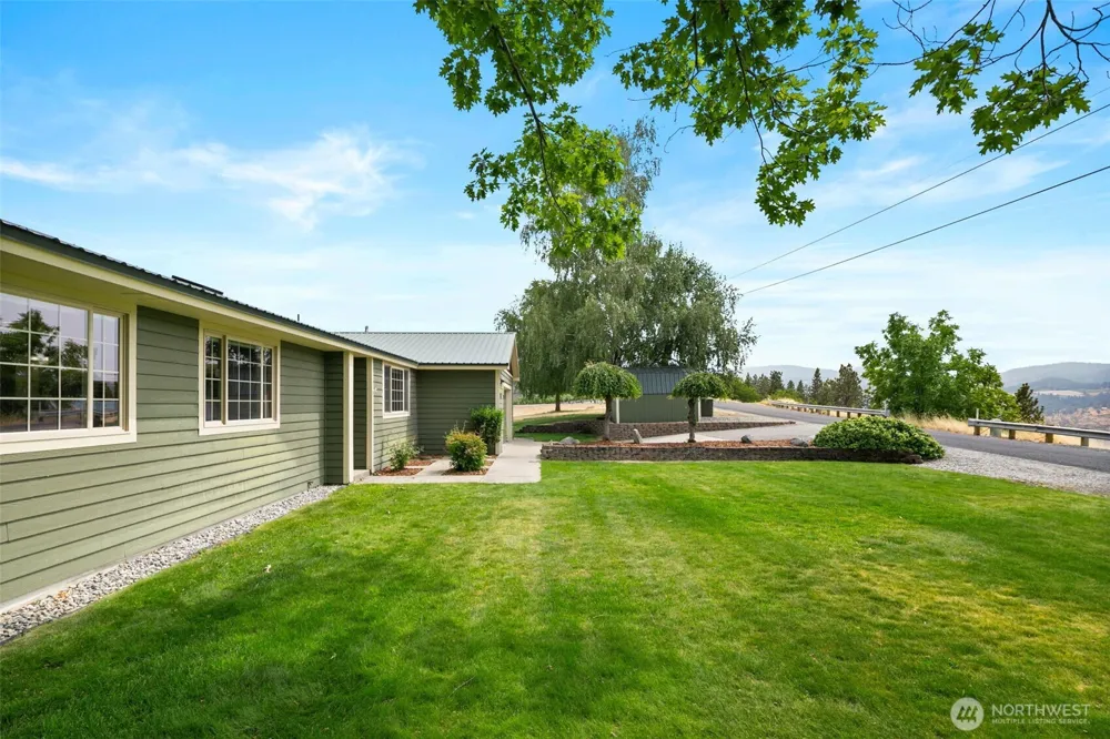 820 Summit Boulevard Manson, WA 98831