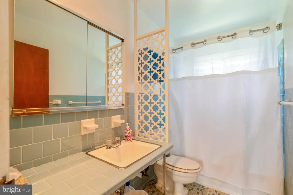 6812 FOX MEADOW ROAD Baltimore, MD 21207