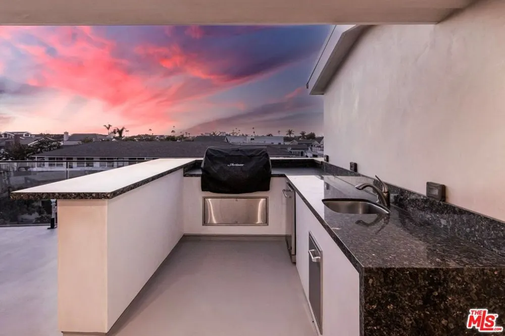 1703 Plaza Del Sur Newport Beach, CA 92661