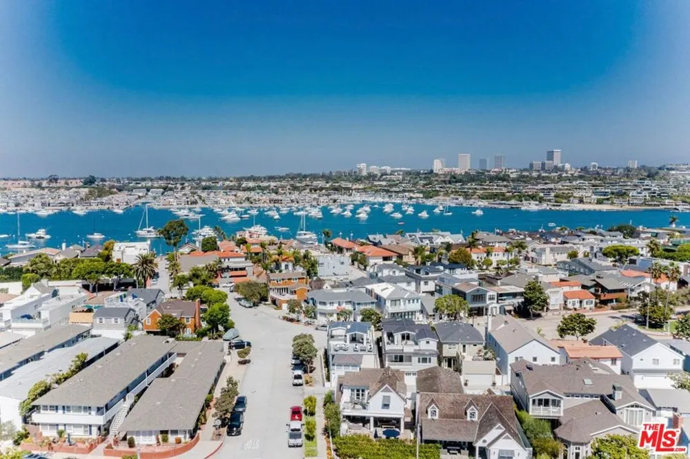 1703 Plaza Del Sur Newport Beach, CA 92661