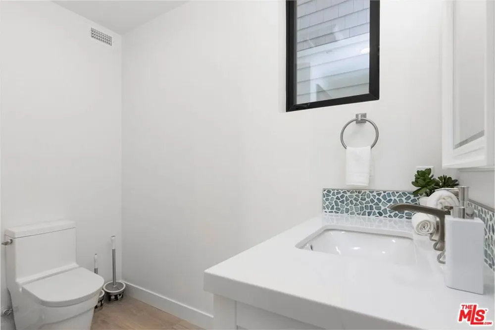 1703 Plaza Del Sur Newport Beach, CA 92661