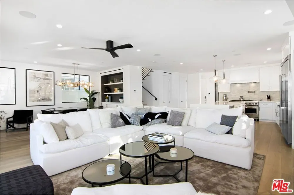1703 Plaza Del Sur Newport Beach, CA 92661