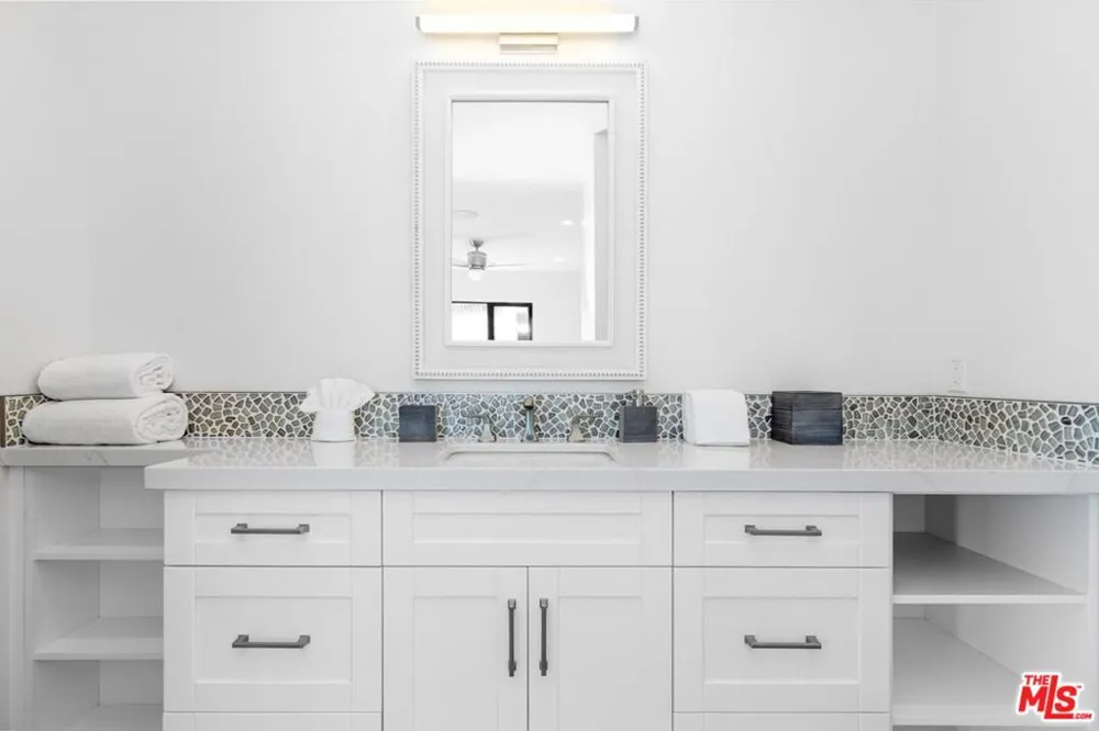 1703 Plaza Del Sur Newport Beach, CA 92661
