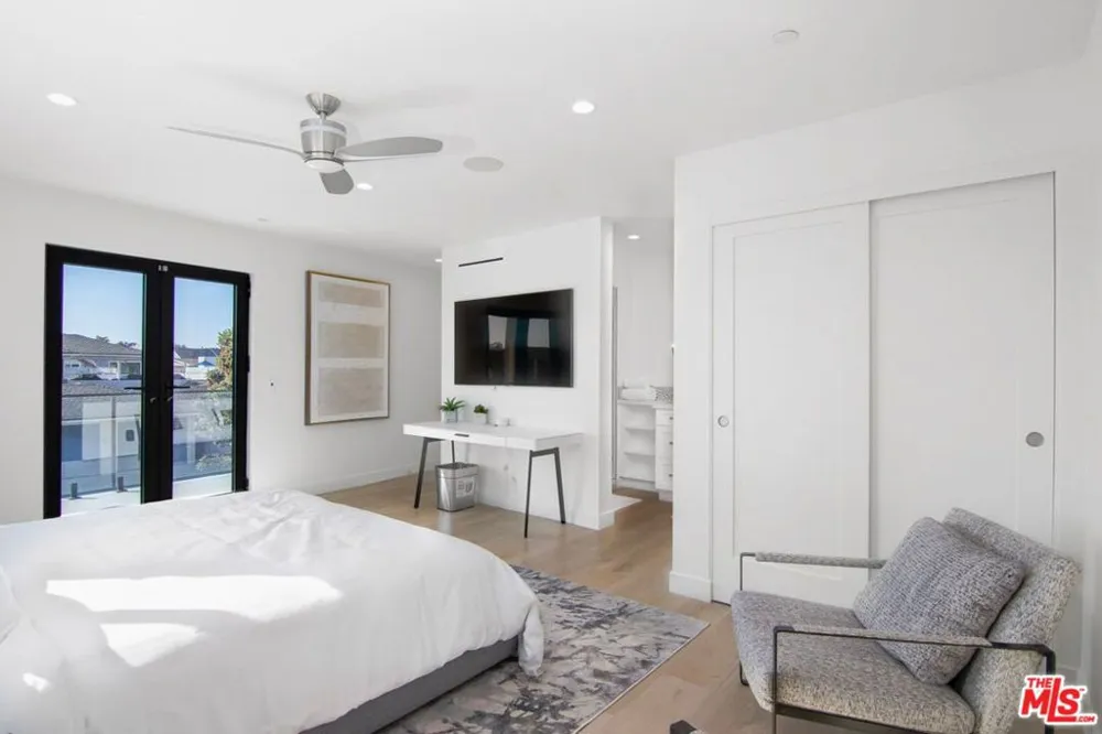 1703 Plaza Del Sur Newport Beach, CA 92661