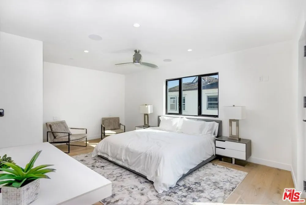 1703 Plaza Del Sur Newport Beach, CA 92661