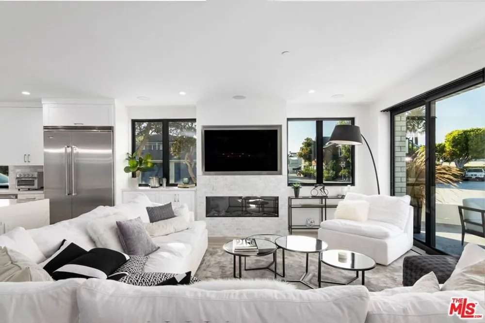 1703 Plaza Del Sur Newport Beach, CA 92661