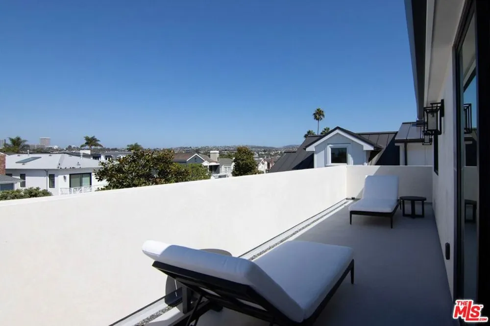 1703 Plaza Del Sur Newport Beach, CA 92661