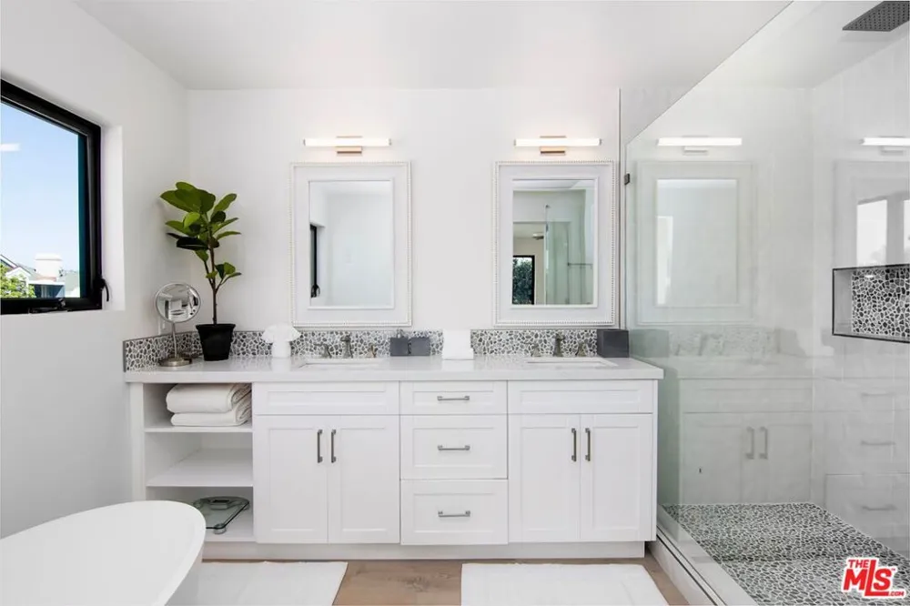 1703 Plaza Del Sur Newport Beach, CA 92661