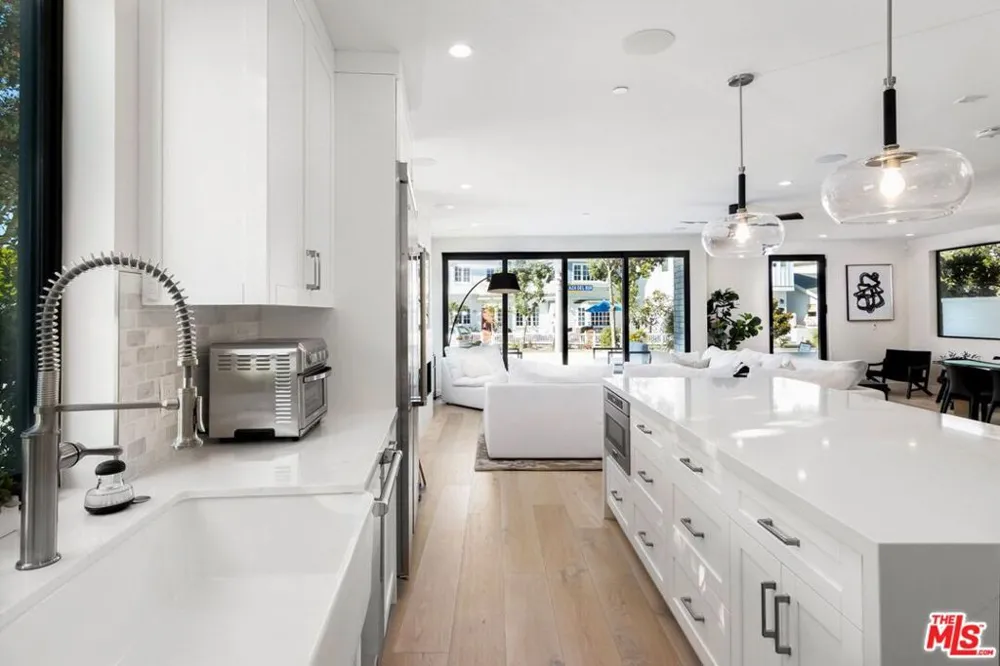 1703 Plaza Del Sur Newport Beach, CA 92661