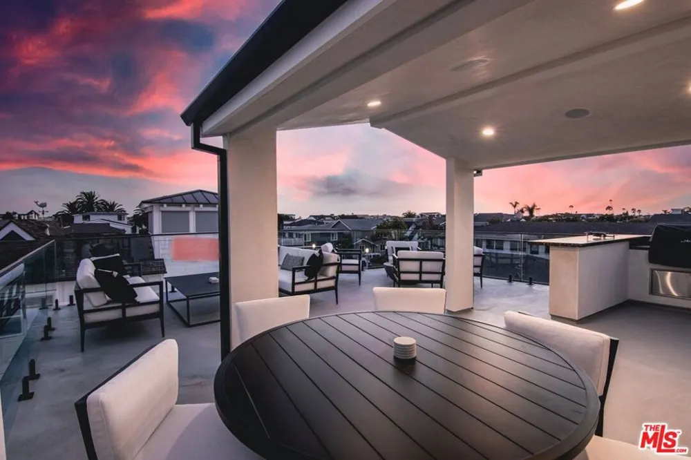 1703 Plaza Del Sur Newport Beach, CA 92661