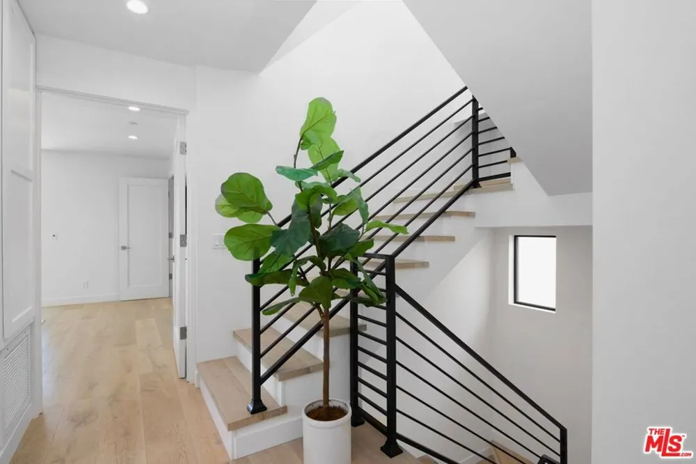 1703 Plaza Del Sur Newport Beach, CA 92661