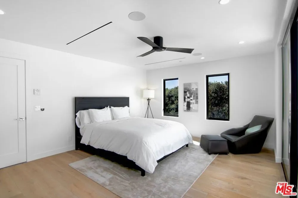 1703 Plaza Del Sur Newport Beach, CA 92661