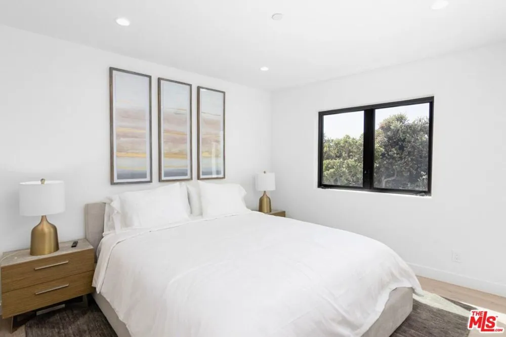 1703 Plaza Del Sur Newport Beach, CA 92661
