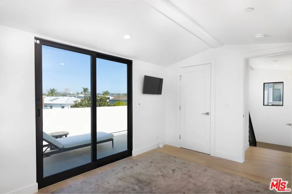 1703 Plaza Del Sur Newport Beach, CA 92661