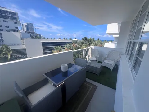 100 Lincoln Rd #537