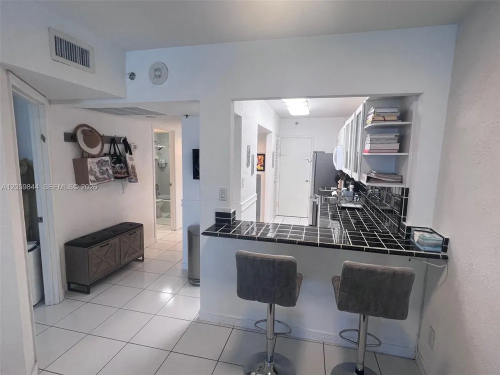 100 Lincoln Rd #537 Miami Beach, FL 33139