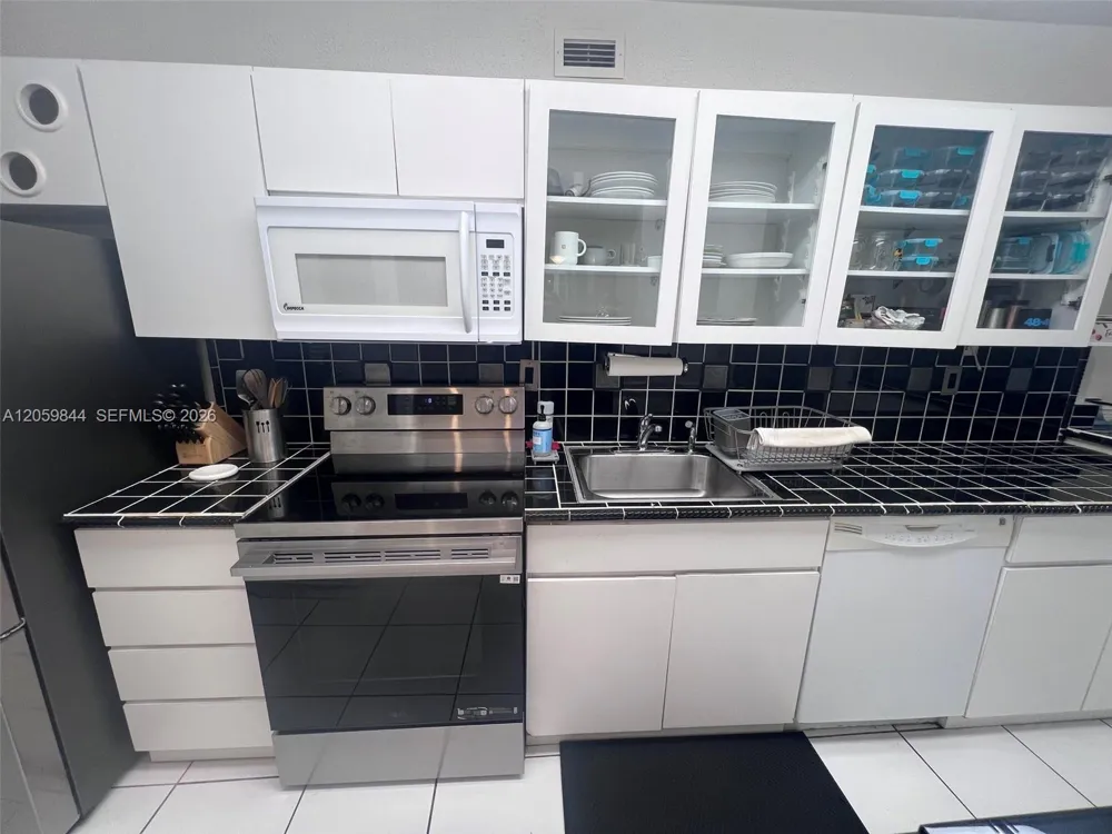 100 Lincoln Rd #537 Miami Beach, FL 33139