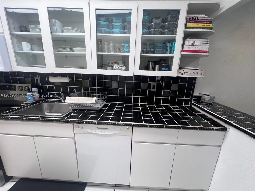 100 Lincoln Rd #537 Miami Beach, FL 33139
