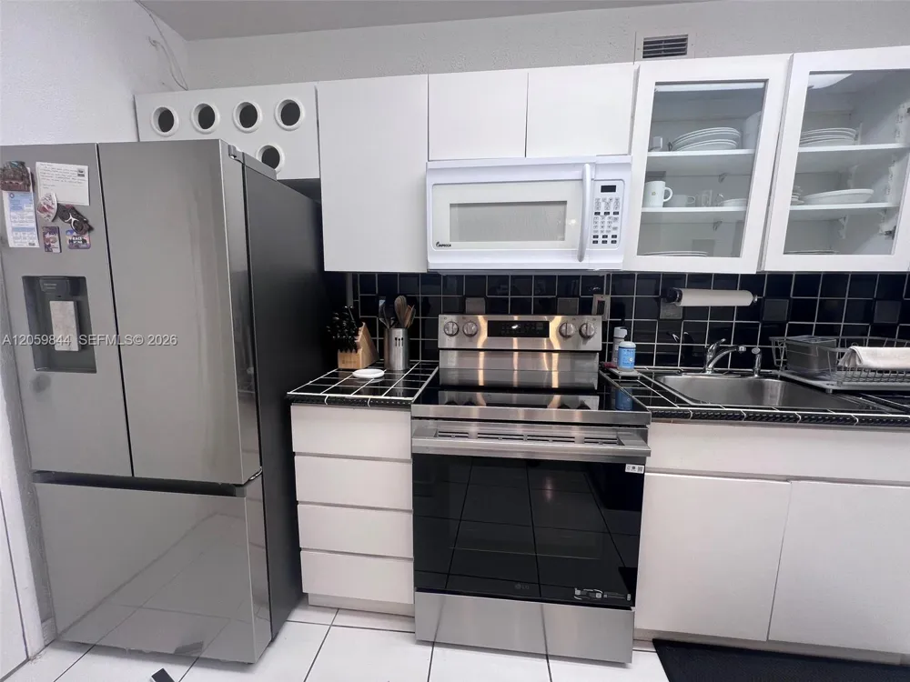 100 Lincoln Rd #537 Miami Beach, FL 33139