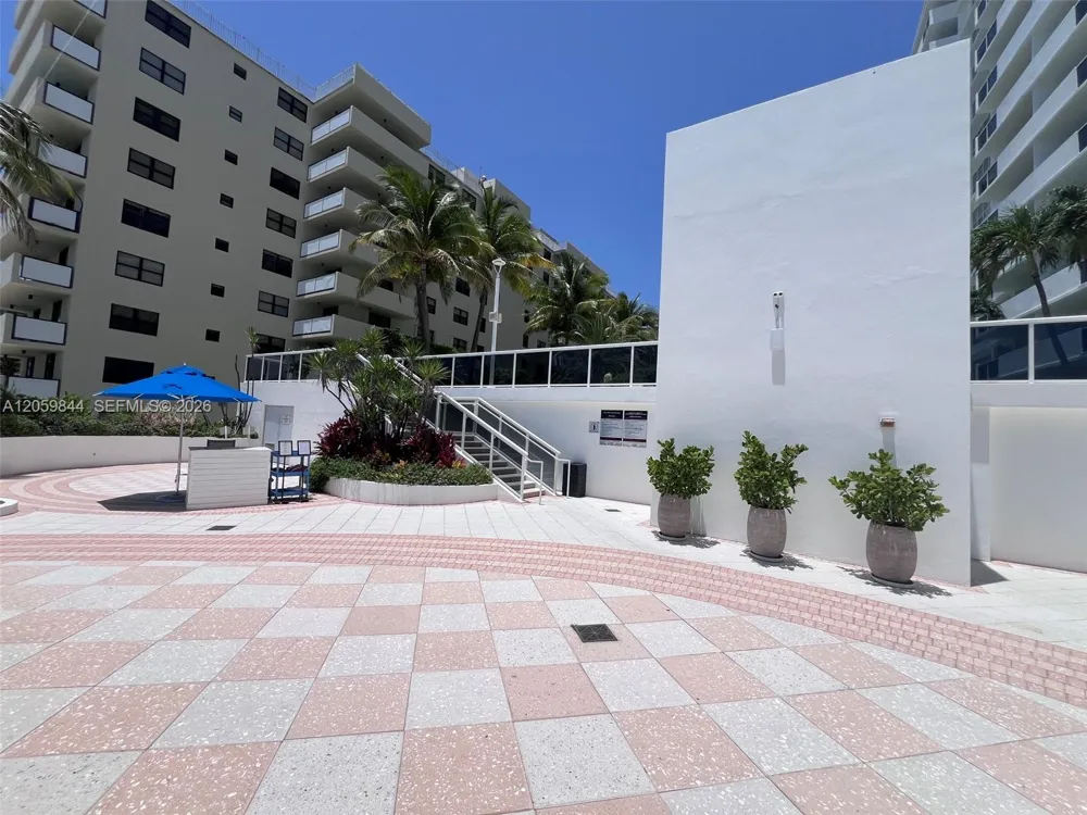 100 Lincoln Rd #537 Miami Beach, FL 33139