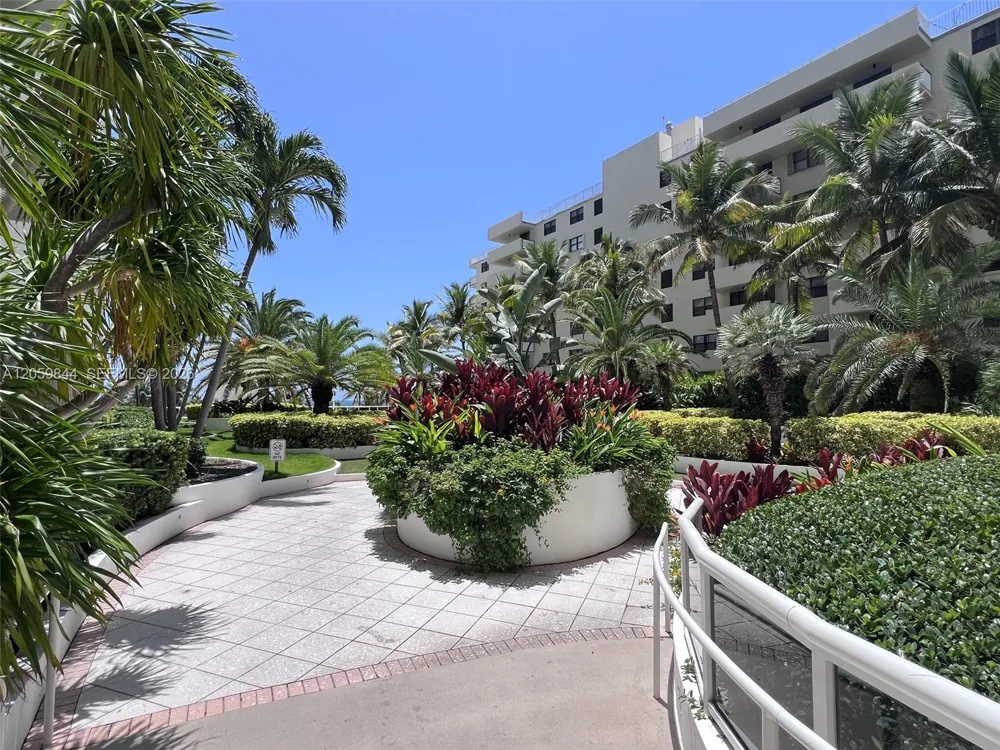 100 Lincoln Rd #537 Miami Beach, FL 33139