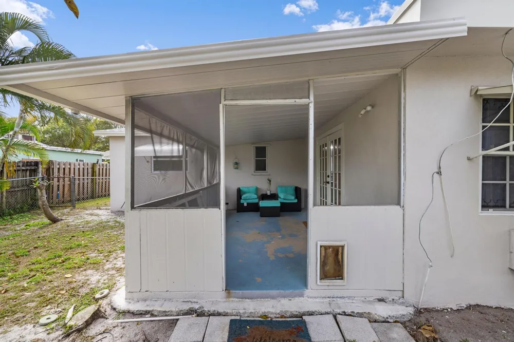 336 S CHILLINGWORTH DRIVE West Palm Beach, FL 33409
