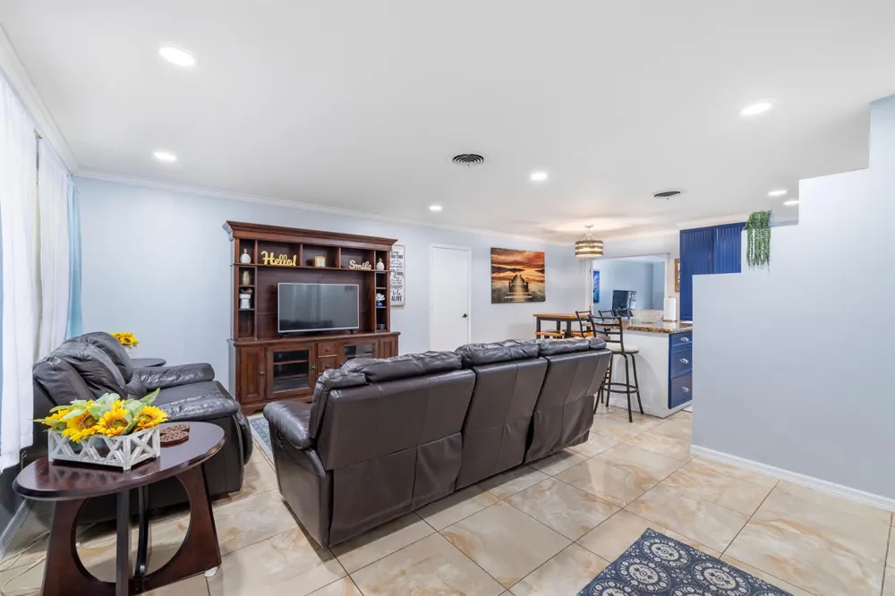 336 S CHILLINGWORTH DRIVE West Palm Beach, FL 33409