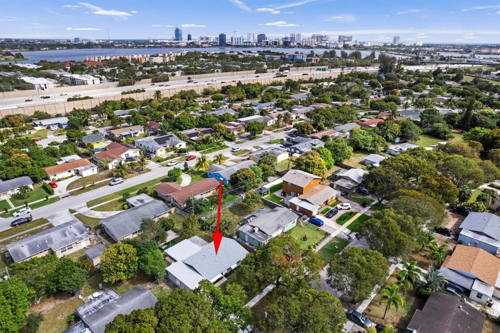 336 S CHILLINGWORTH DRIVE West Palm Beach, FL 33409
