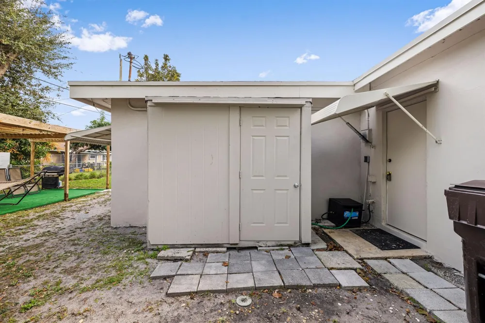 336 S CHILLINGWORTH DRIVE West Palm Beach, FL 33409