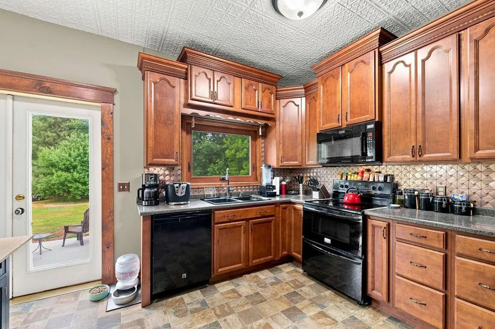 401 River Bluff Avenue Sandstone, MN 55072