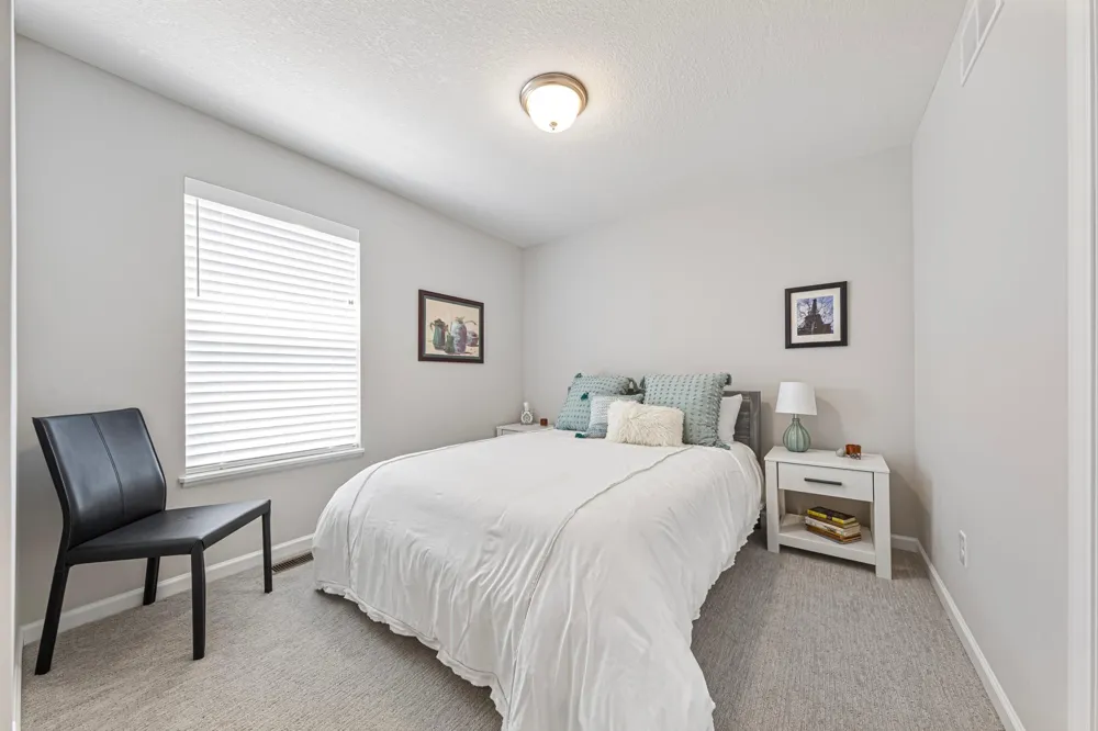 860 Roselyn Drive Victoria, MN 55386