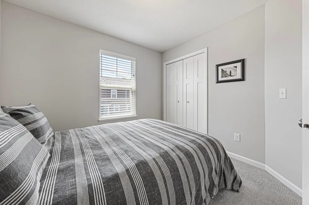 860 Roselyn Drive Victoria, MN 55386