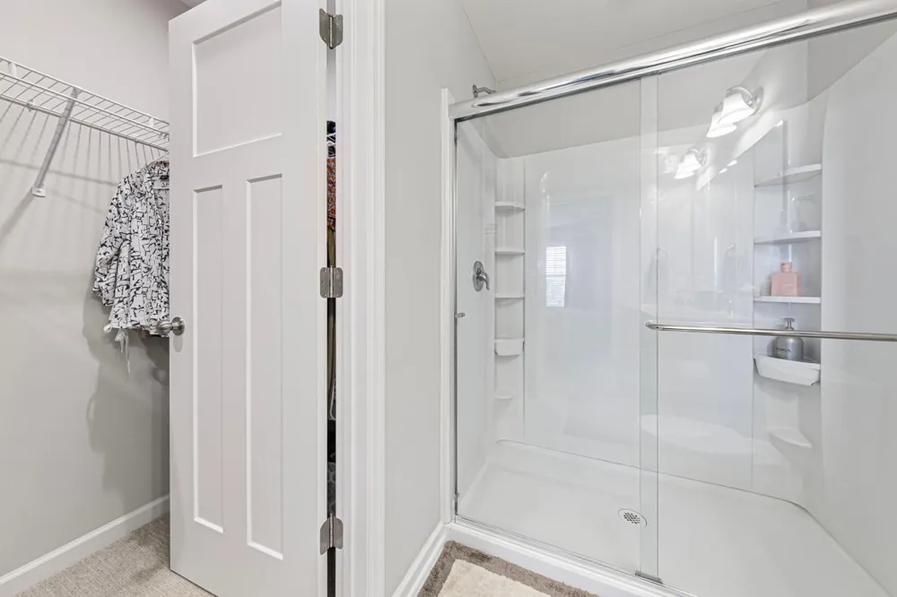 860 Roselyn Drive Victoria, MN 55386