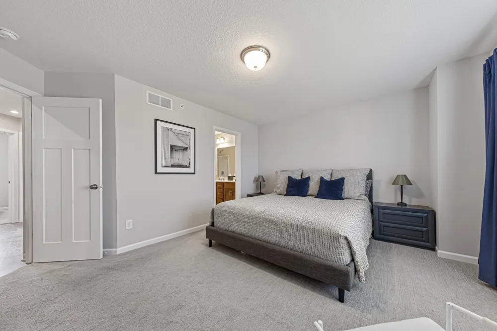 860 Roselyn Drive Victoria, MN 55386