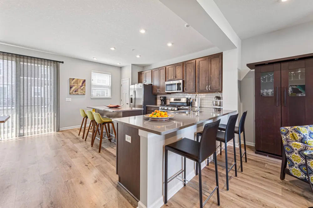 860 Roselyn Drive Victoria, MN 55386
