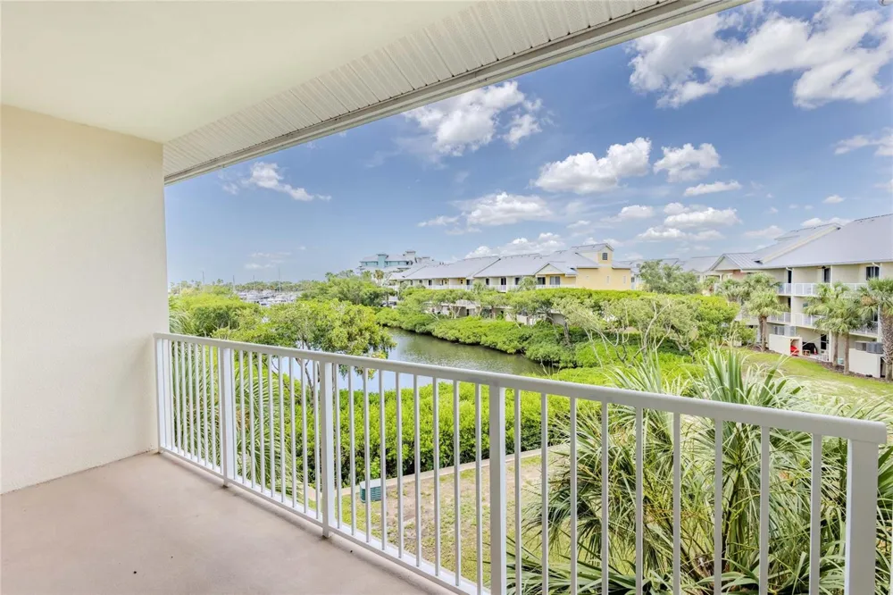 3259 MANGROVE POINT DRIVE Ruskin, FL 33570