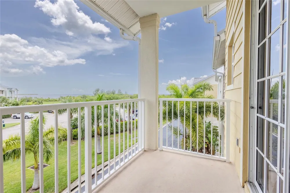 3259 MANGROVE POINT DRIVE Ruskin, FL 33570