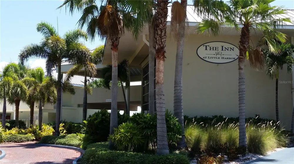 3259 MANGROVE POINT DRIVE Ruskin, FL 33570