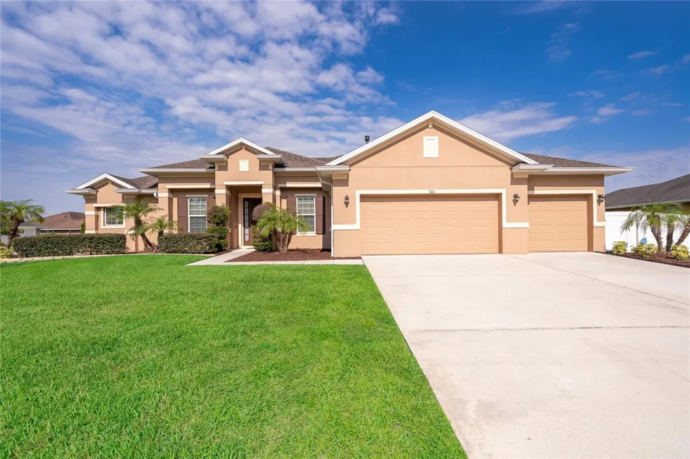 700 ELKHORN FERN LANE Deland, FL 32720
