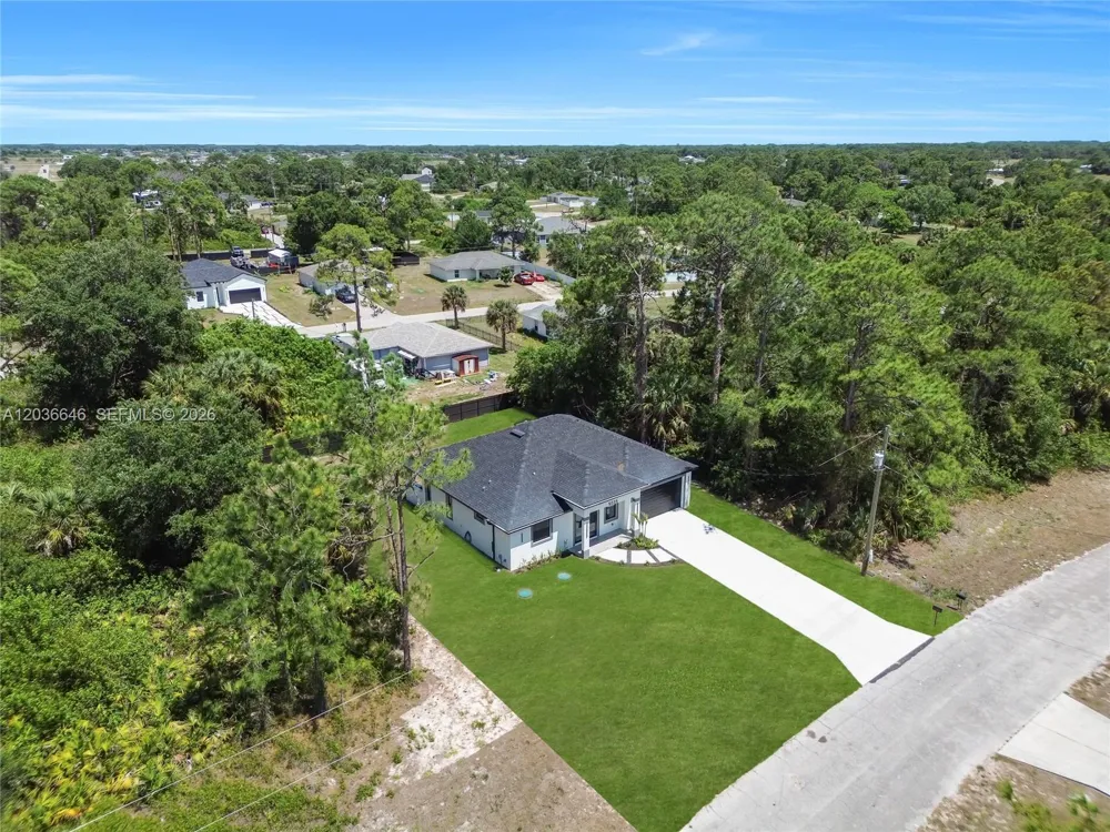 5035 Spinnaker RD La Belle, FL 33935