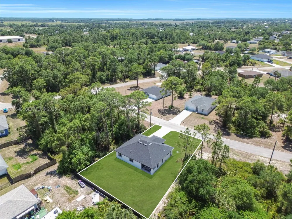 5035 Spinnaker RD La Belle, FL 33935