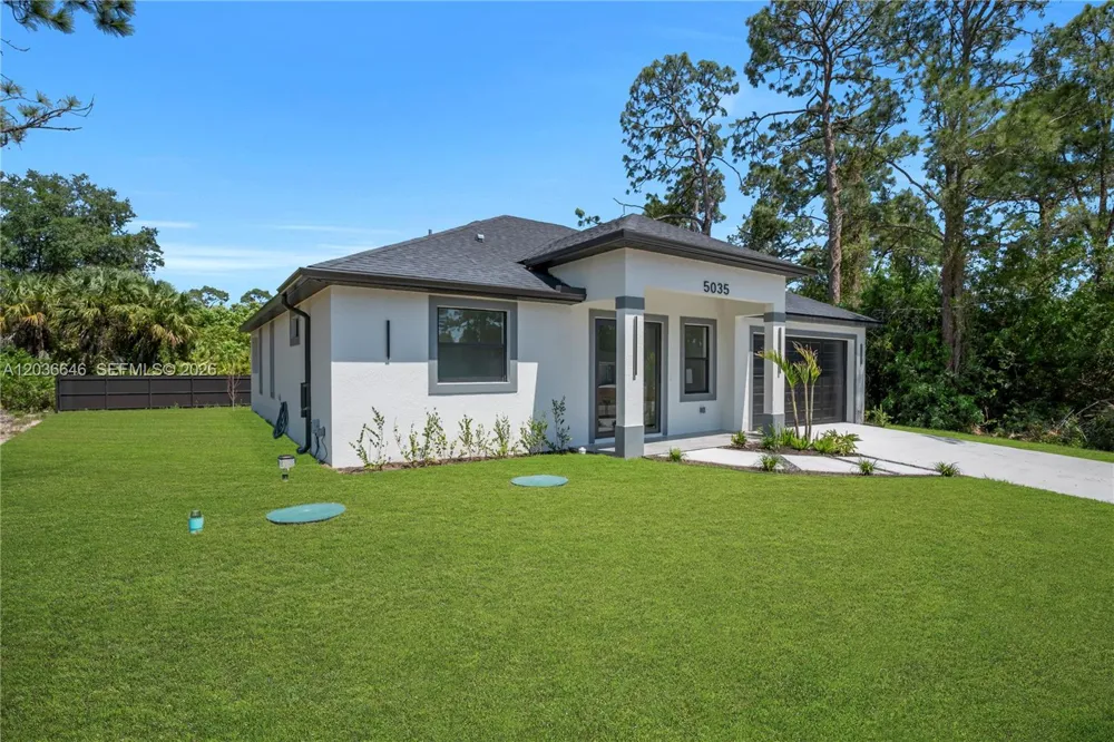 5035 Spinnaker RD La Belle, FL 33935