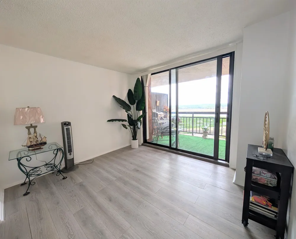918 HARMON COVE TOWER Secaucus, NJ 07094