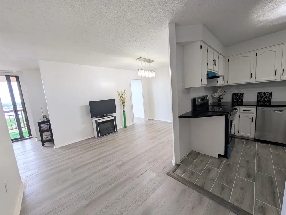 918 HARMON COVE TOWER Secaucus, NJ 07094