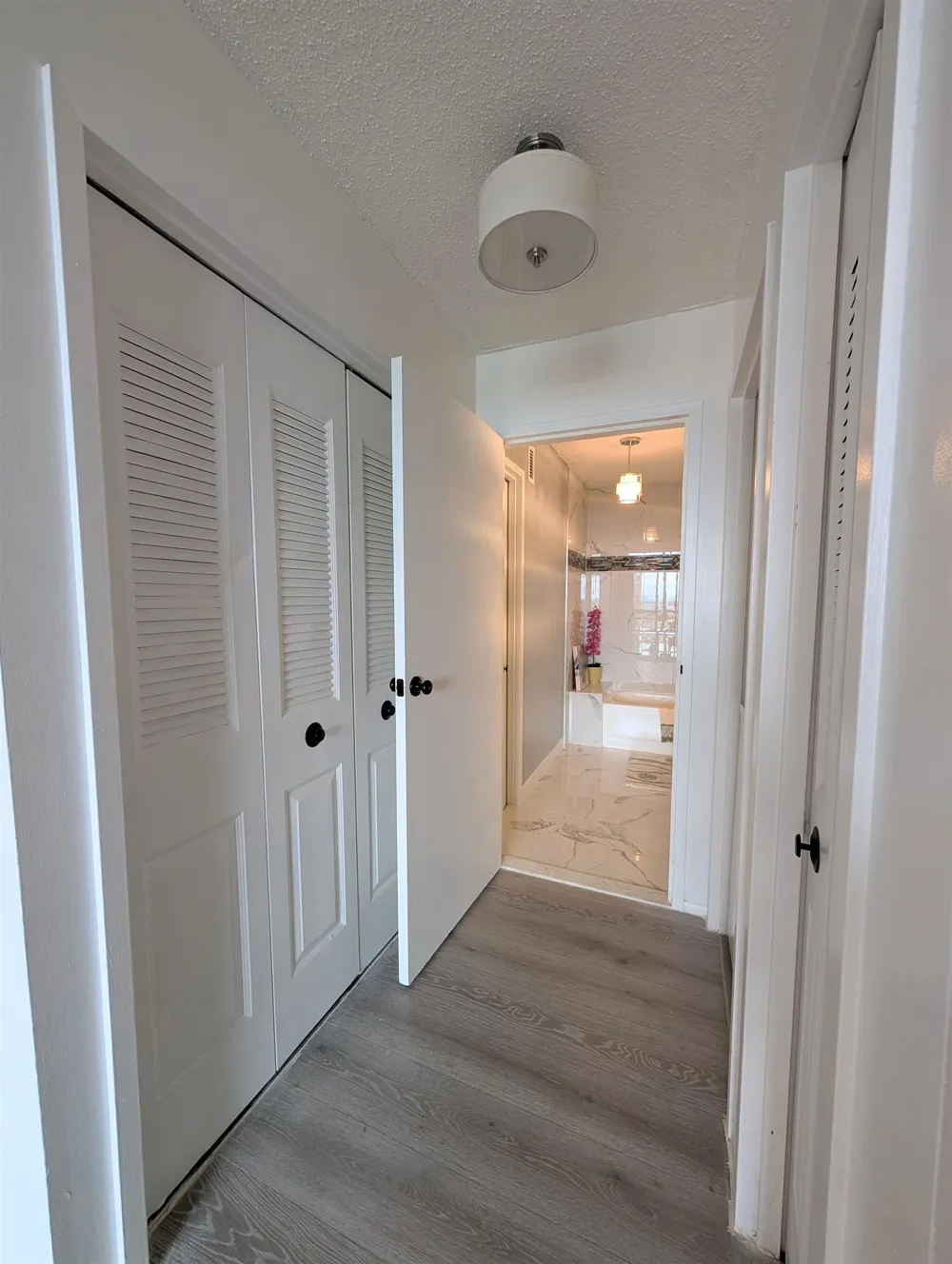 918 HARMON COVE TOWER Secaucus, NJ 07094