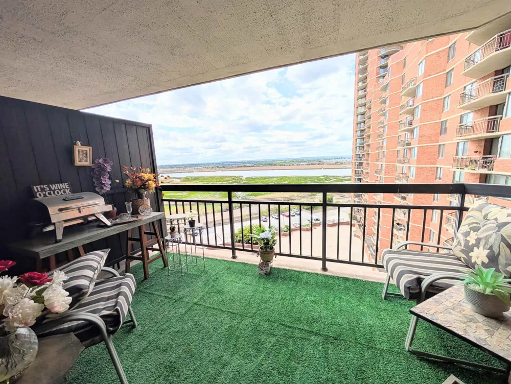 918 HARMON COVE TOWER Secaucus, NJ 07094